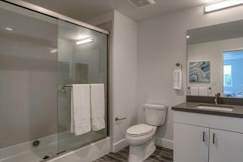 Scotia Apartments San Jose bathroom 1